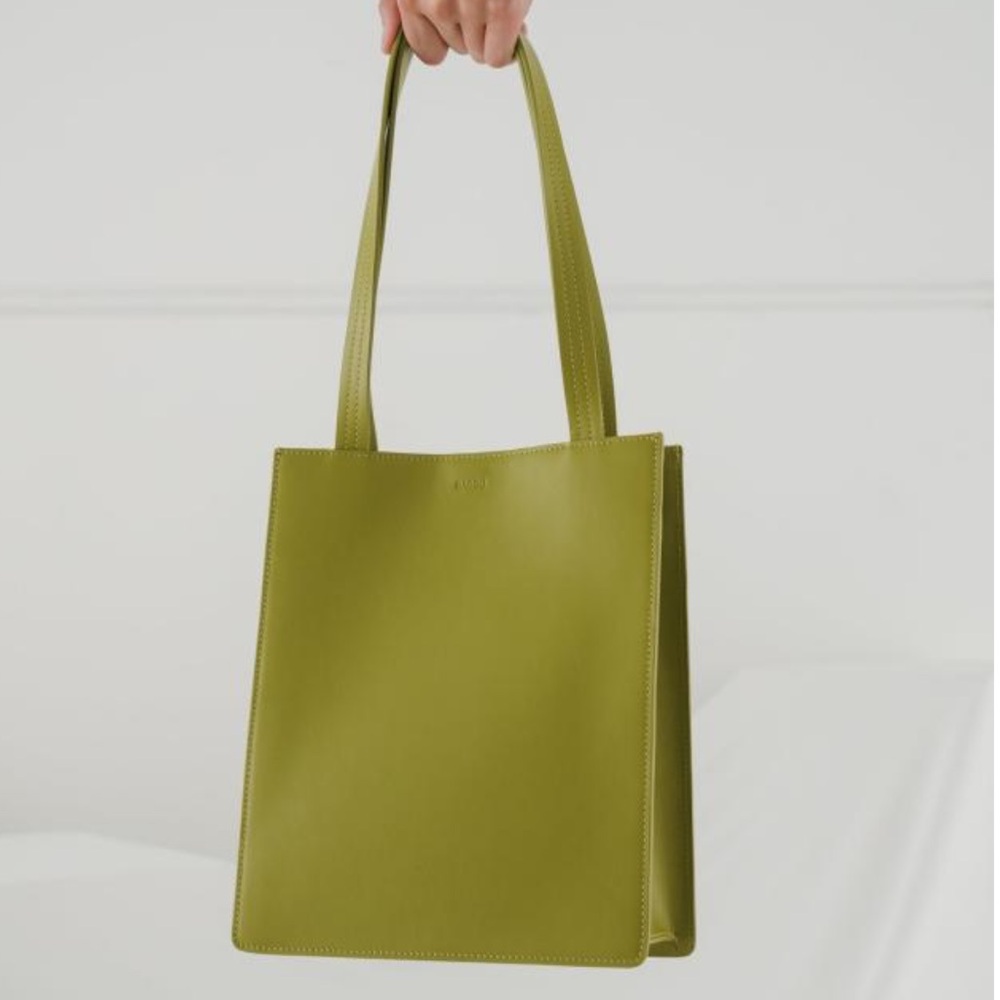 Baggu chartreuse leather tote bag !!!